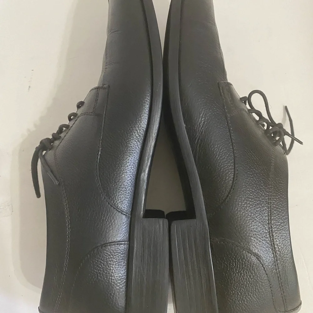 Cole Haan men lace